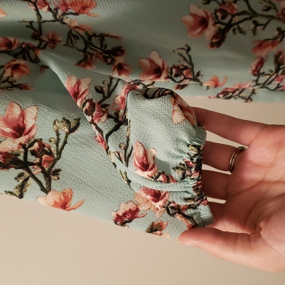 Floral blouse - Picture 2 of 4